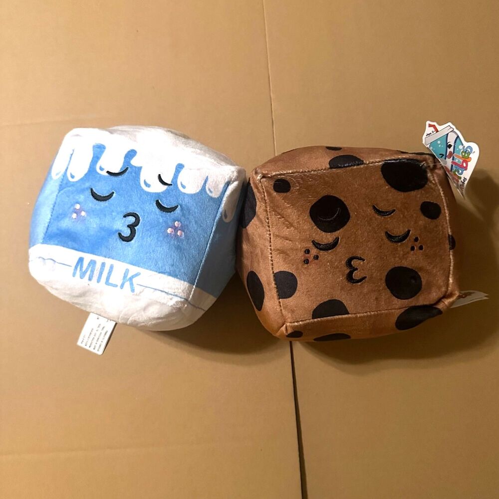 Squeezamals Magnetic Milk & Chocolate Chip Cookie Plush Pair Food Stuffed Toys